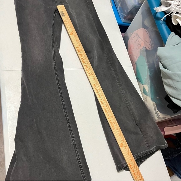 We The Free People Penny Pull On Flare Jeans Washed Black Size 29 Hippie 70s K - Picture 8 of 10